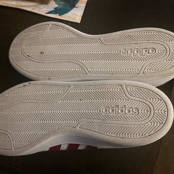 Women’s adidas’s - Picture 3 of 3